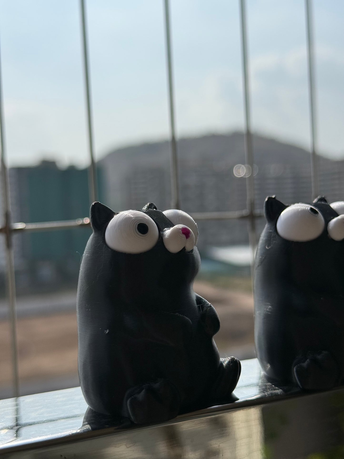 Wobble Cat Movable Eye Desk Toy | The Viral Objects